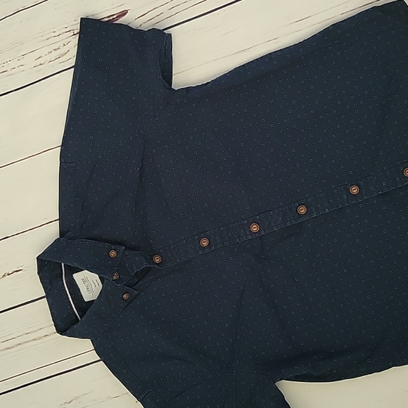 Navy blue button down - Picture 2 of 5